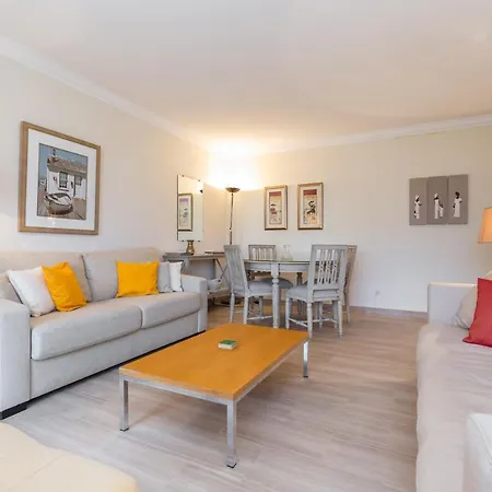 Sleeps 2 Pool Air Con Wifi Cannes