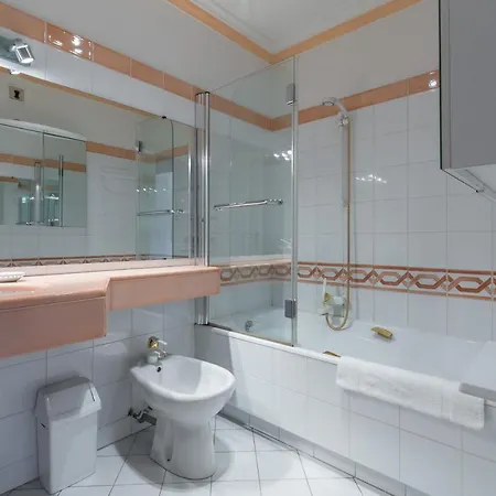 Sleeps 2 Pool Air Con Wifi Apartament *