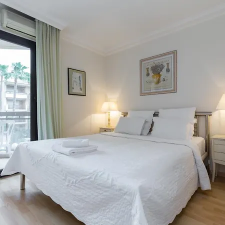 Sleeps 2 Pool Air Con Wifi Apartament