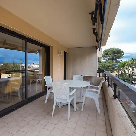 Sleeps 2 Pool Air Con Wifi Apartament Cannes
