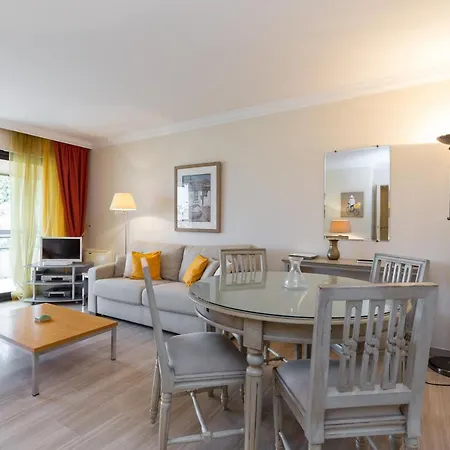 Sleeps 2 Pool Air Con Wifi Apartment Cannes