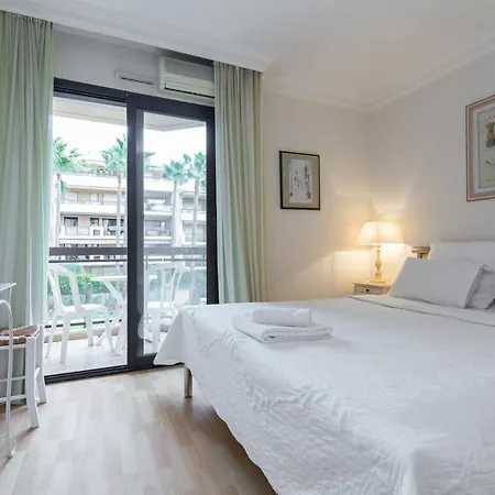 公寓 Sleeps 2 Pool Air Con Wifi *