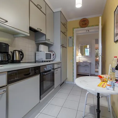 Sleeps 2 Pool Air Con Wifi 公寓 戛纳